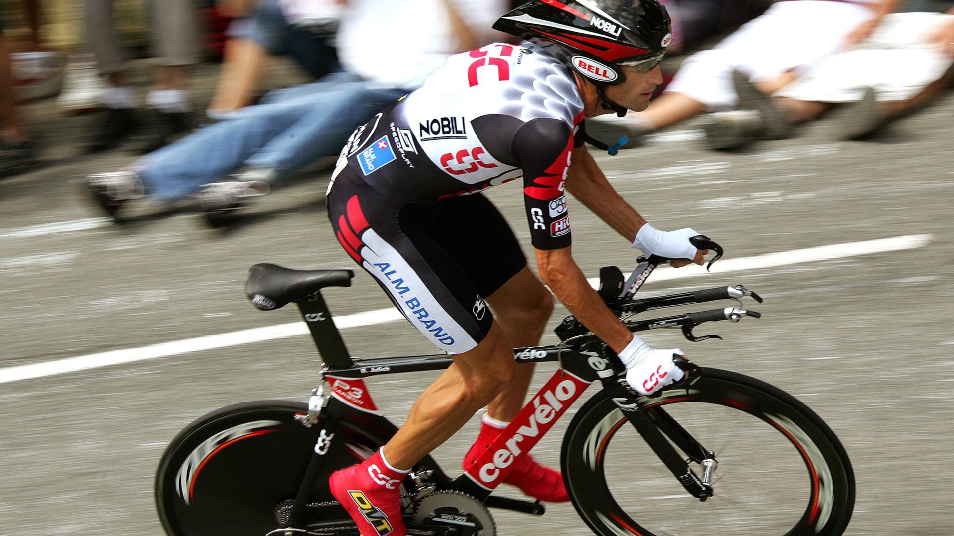 星空体育在线-球队在防守端节奏控制是否影响对手出手选择，怎样防守控球队员