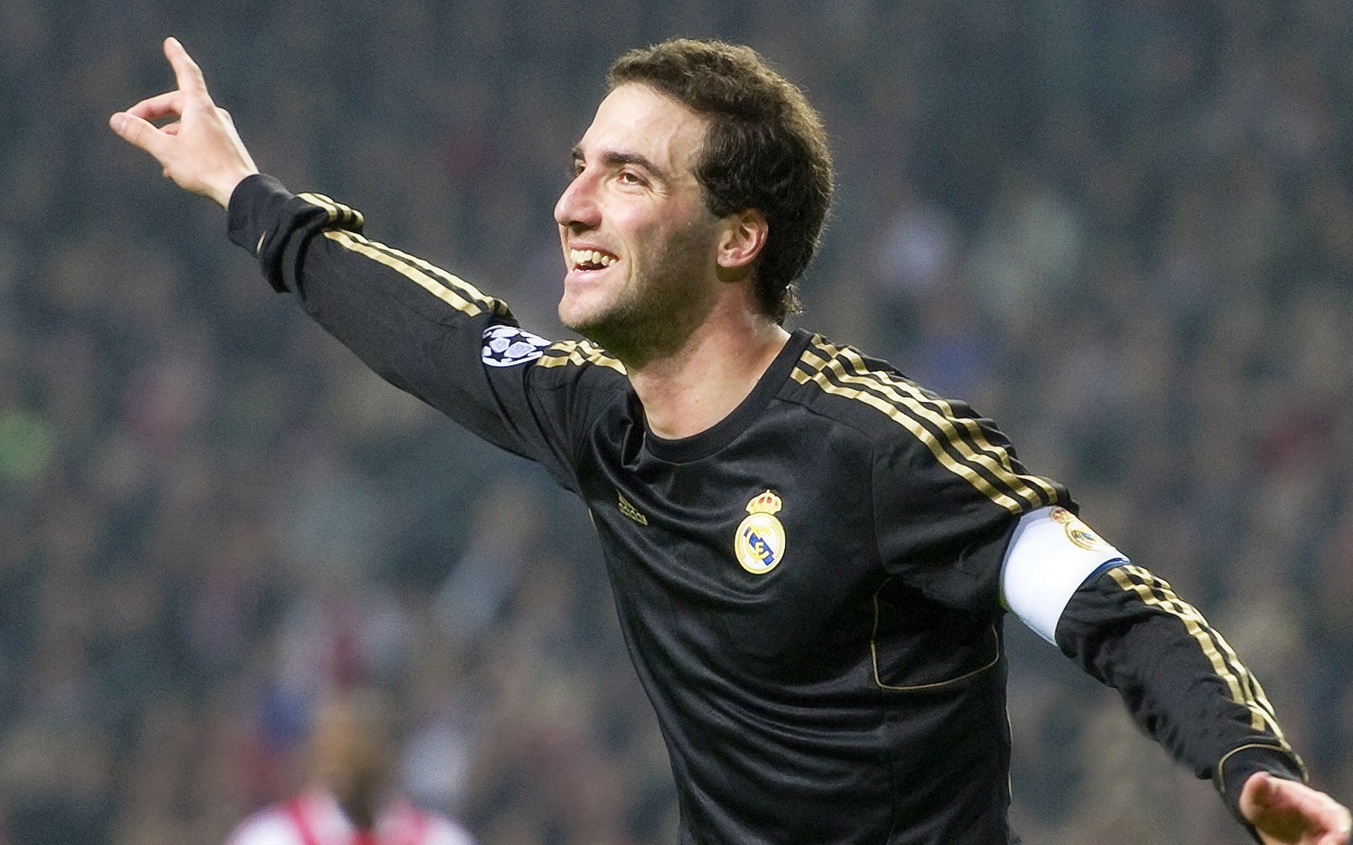 德甲激情碰撞:攻守激情全面爆发!,德甲 集锦